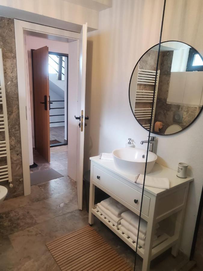 Casa Larisa - Wolves Apartment سِنايا المظهر الخارجي الصورة